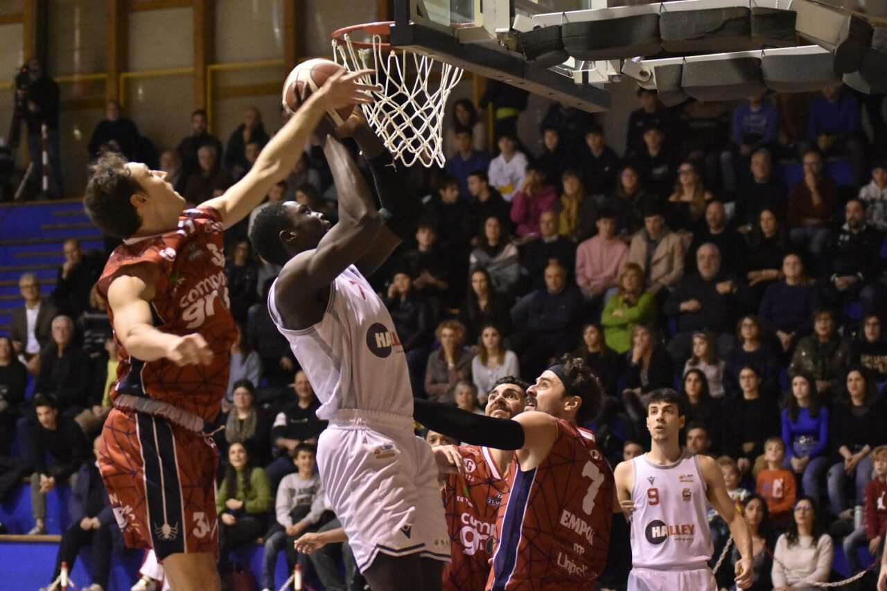 Halley nel baratro, un terzo quarto da incubo lancia Empoli verso la vittoria