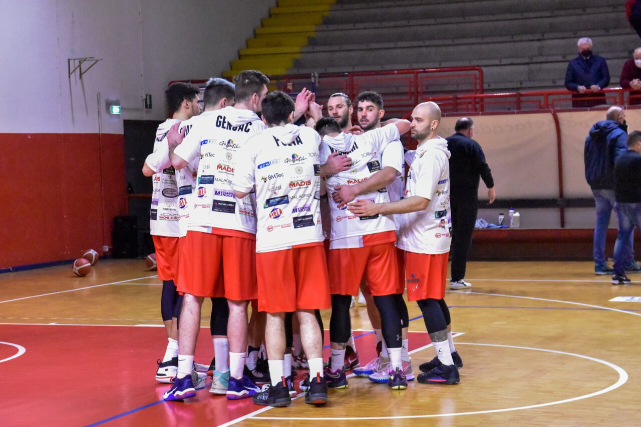 Sale a due il numero di positivi al covid-19 in casa Halley